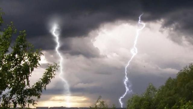 Україну накриють грози: названо області Україну накриють грози: названо області