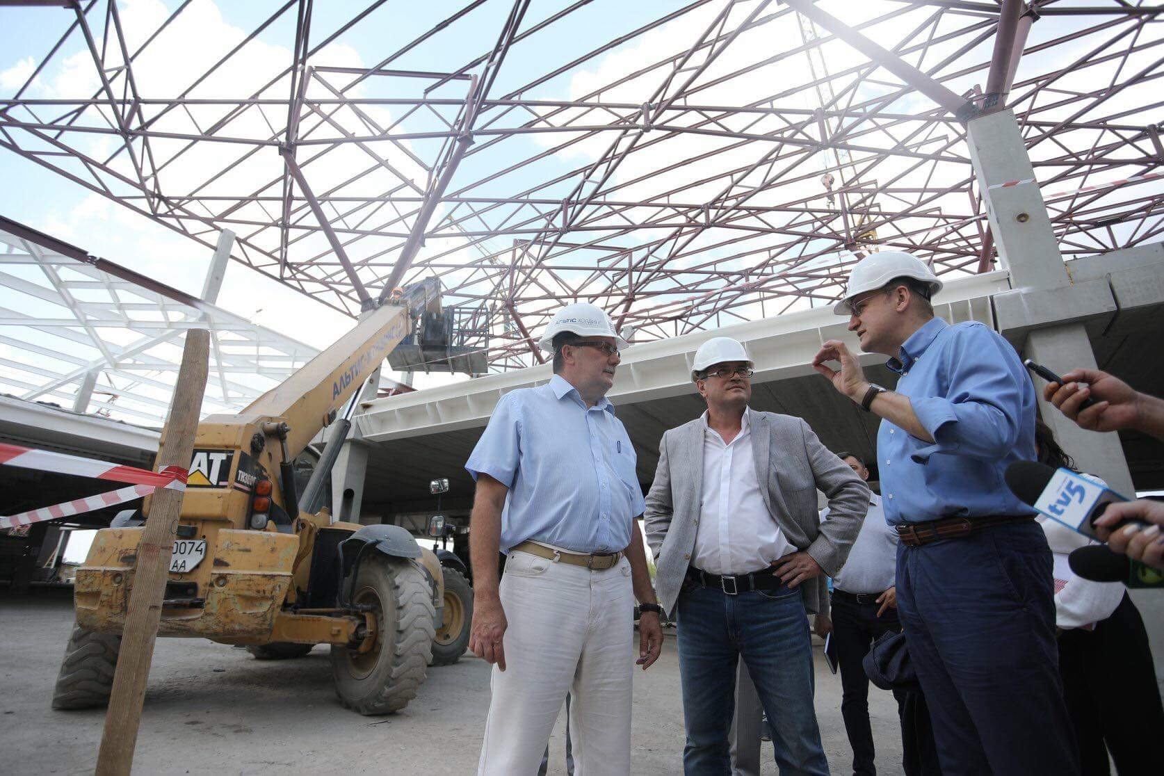 Украину нужно соединить авиасообщениями, – Садовый в Запорожье Украину нужно соединить авиасообщениями, – Садовый в Запорожье