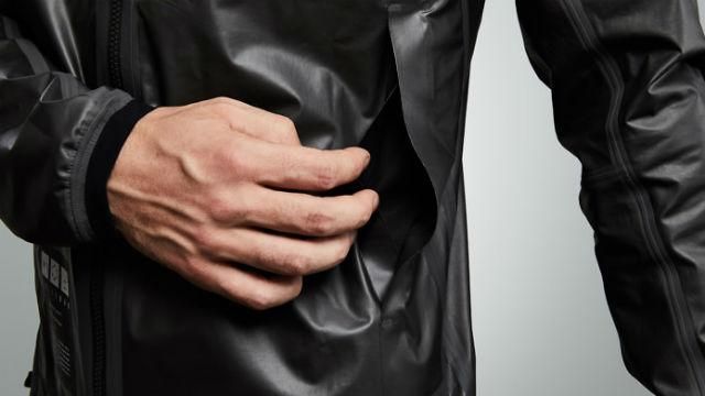Vollebak создала уникальную куртку, которая не промокает и не горит Vollebak создала уникальную куртку, которая не промокает и не горит