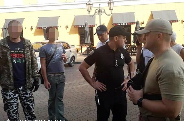 На учасника ЛГБТ-параду в Одесі напали невідомі: поліція затримала двох чоловіків