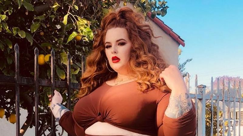 Пишнотіла модель Тесс Холлідей показала звабливі фото з відпочинку: фото