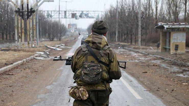 Затримано юнака, який у 15 років працював на бойовиків: відео Затримано юнака, який у 15 років працював на бойовиків: відео