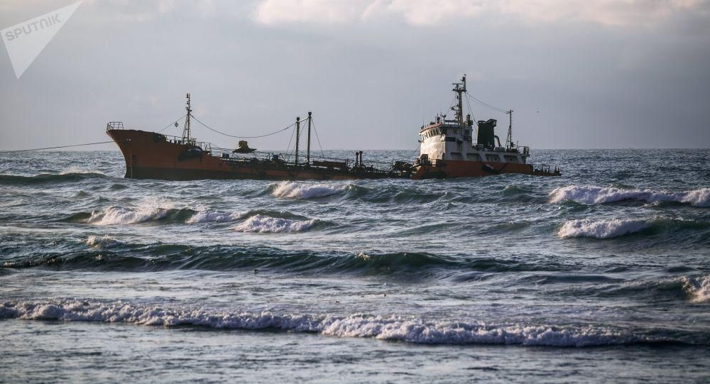 В Гвинейском заливе исчез танкер с 17 грузинскими моряками
