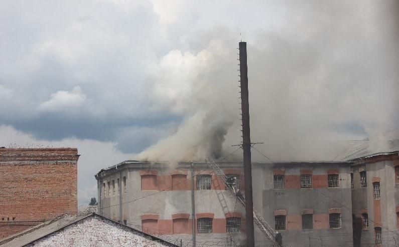 У Вінниці загорілась в'язниця У Вінниці загорілась в'язниця