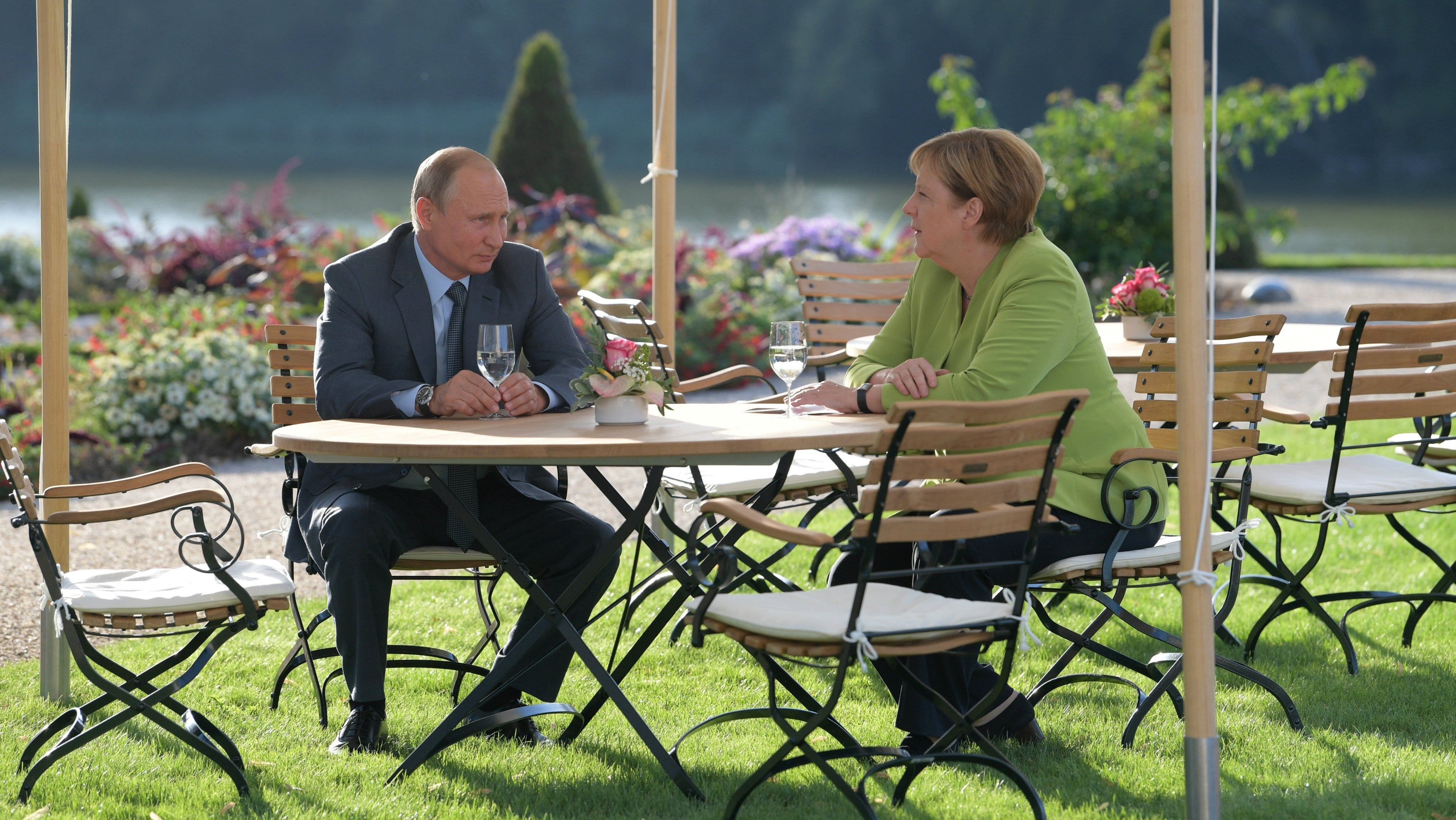 Прагматичне зближення: західні ЗМІ про результати зустрічі Путіна і Меркель 