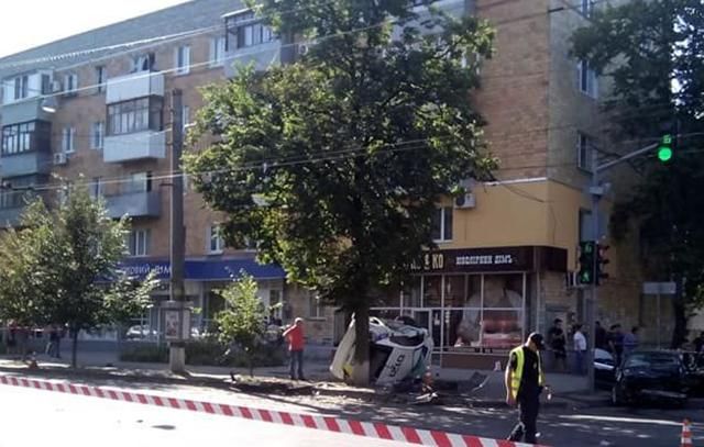 З сиреною на червоне світло: подробиці кривавої ДТП за участю Нацполіції у Сумах З сиреною на червоне світло: подробиці кривавої ДТП за участю Нацполіції у Сумах