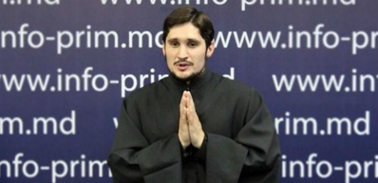 В Молдове суд оштрафовал священнослужителя за окропление ЛГБТ-активистки святой водой В Молдове суд оштрафовал священнослужителя за окропление ЛГБТ-активистки святой водой