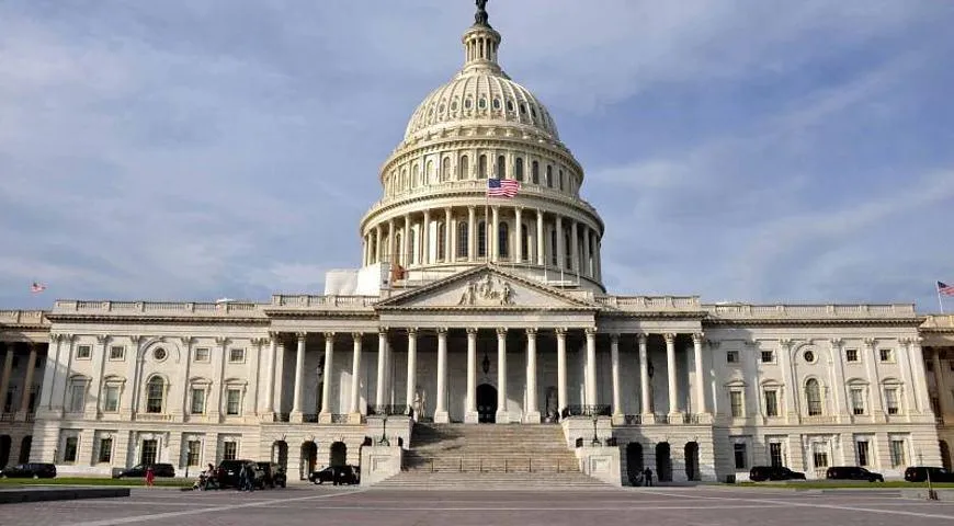 Долю Манафорта, а заразом і Трампа визначать вибори до Конгресу вже восени цього року Долю Манафорта, а заразом і Трампа визначать вибори до Конгресу вже восени цього року