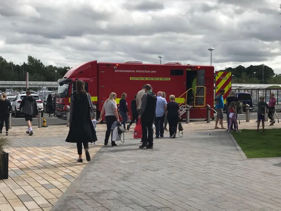 Шотландія Глазго супермаркет витік Шотландія Глазго супермаркет витік