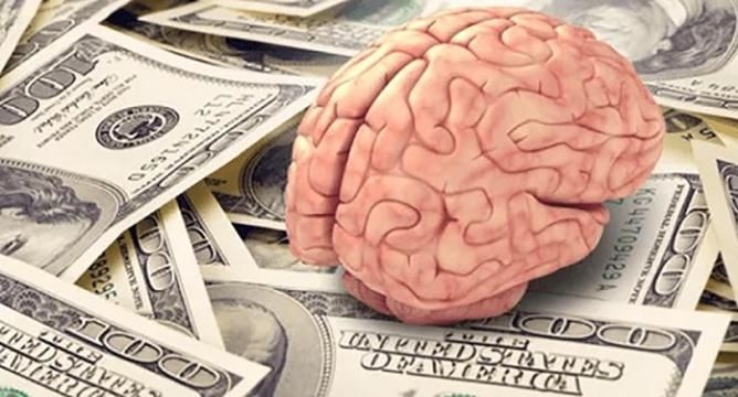 Підтримка державних банків спустошила кишені українців на 10 мільярдів доларів Підтримка державних банків спустошила кишені українців на 10 мільярдів доларів