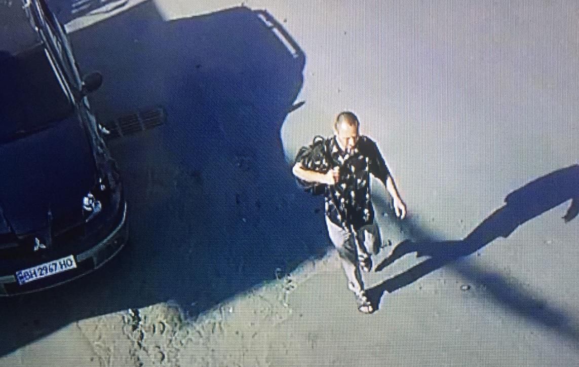 В Одессе задержали нападавших, которые хотели раздавить грузовиком двух активистов В Одессе задержали нападавших, которые хотели раздавить грузовиком двух активистов