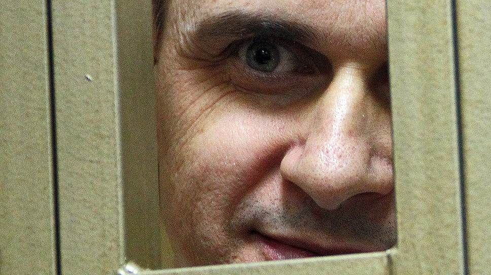 "Постараюсь вас не подвести, не сдаться и не умереть": Сенцов написал новое письмо из-за решетки