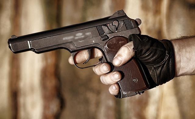 Чоловік влаштував стрілянину у центрі Москви: поранений поліцейський Чоловік влаштував стрілянину у центрі Москви: поранений поліцейський