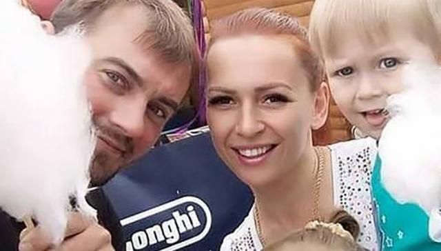 У Криму знайшлася сім'я з Дніпра, яка загадково зникла на півострові У Криму знайшлася сім'я з Дніпра, яка загадково зникла на півострові