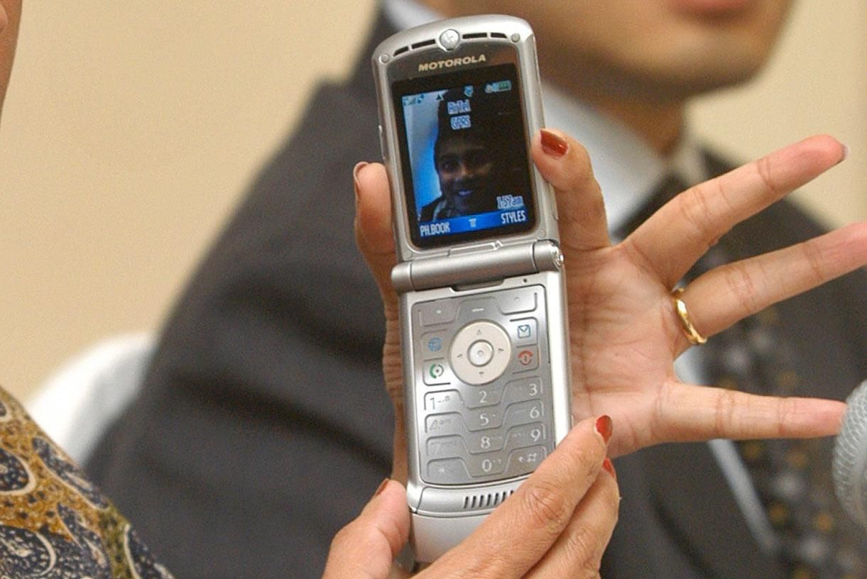 Motorola готується перевипустити популярний телефон: фото