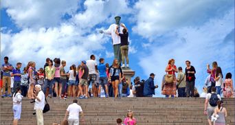 Живий ланцюг з майже двох тисяч людей у вишиванках: як День Незалежності відзначали в Одесі