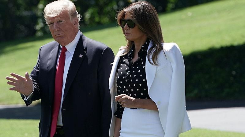 Меланія Трамп в білосніжному костюмі відвідала дитячий госпіталь: фото