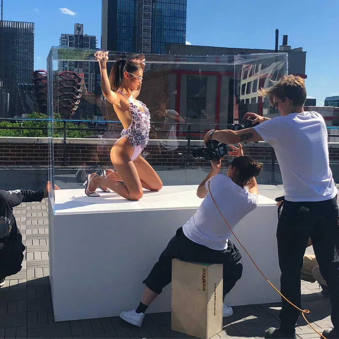 Белла Хадід для журналу Pop Белла Хадід для журналу Pop