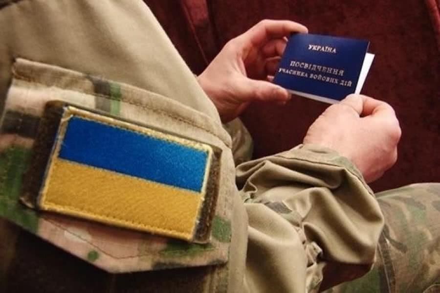 Соцзащита украинских военных возрастет: Порошенко подписал соответствующий закон