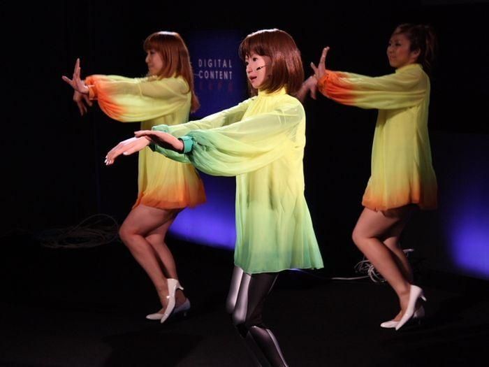 Штучний інтелект навчили робити зі звичайних людей професійних танцюристів Штучний інтелект навчили робити зі звичайних людей професійних танцюристів