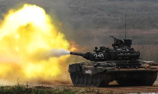 Бойовики вдарили з танка на Донбасі: серед українських військових є поранені, у ворога – втрати