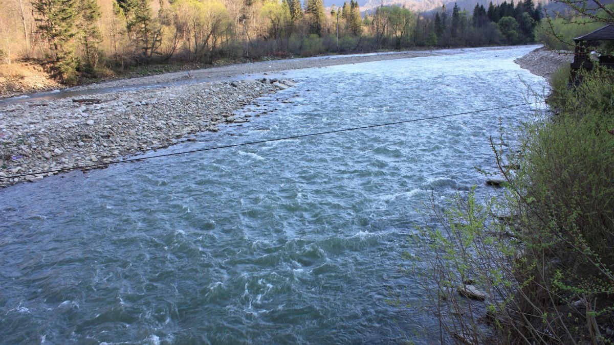 В Черновцах спасатели ищут подростка, который пропал без вести В Черновцах спасатели ищут подростка, который пропал без вести