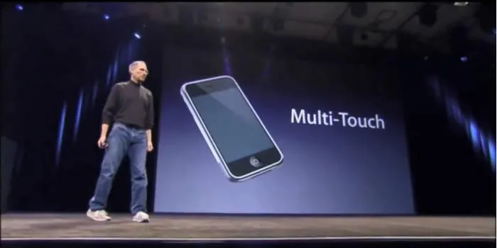 Стів Джобс на презентації технології Multi-Touch