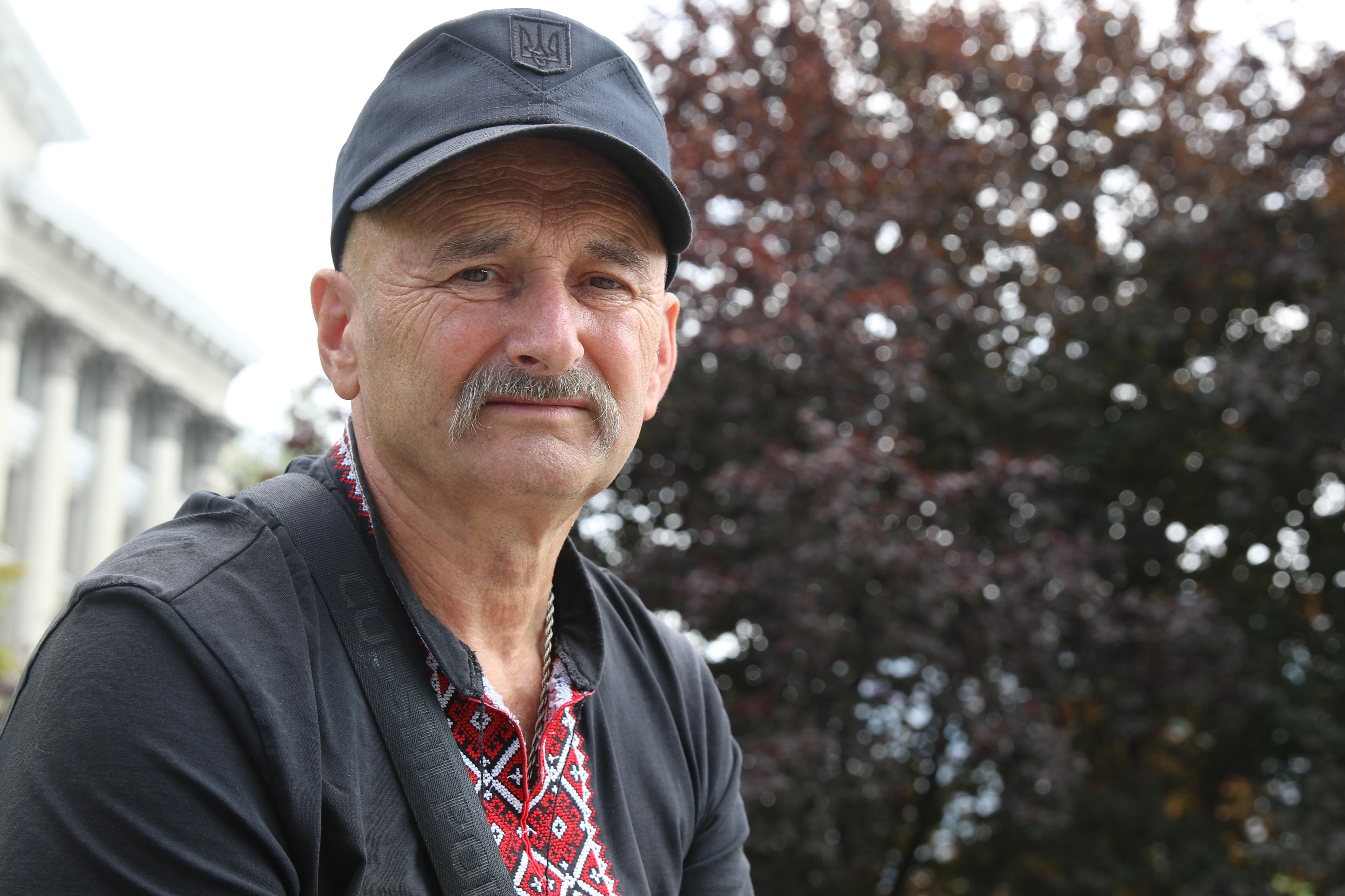 Син скоріше зломиться, але не зігнеться, – батько військовополоненого Син скоріше зломиться, але не зігнеться, – батько військовополоненого