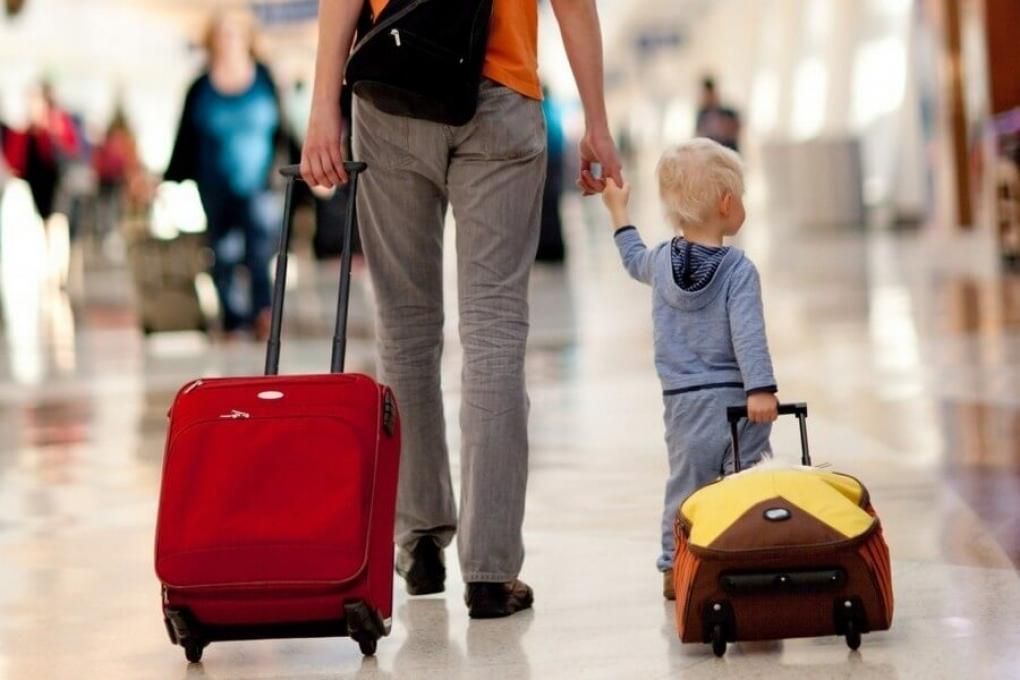 Новые правила выезда с ребенком за границу: что надо знать