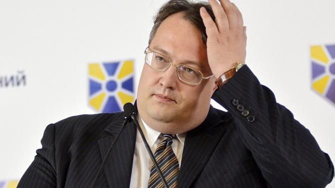 Суд обязал НАБУ начать расследование в отношении Антона Геращенко Суд обязал НАБУ начать расследование в отношении Антона Геращенко