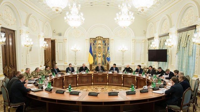 Порошенко ініціює засідання РНБО через дії РФ на Азовському морі
