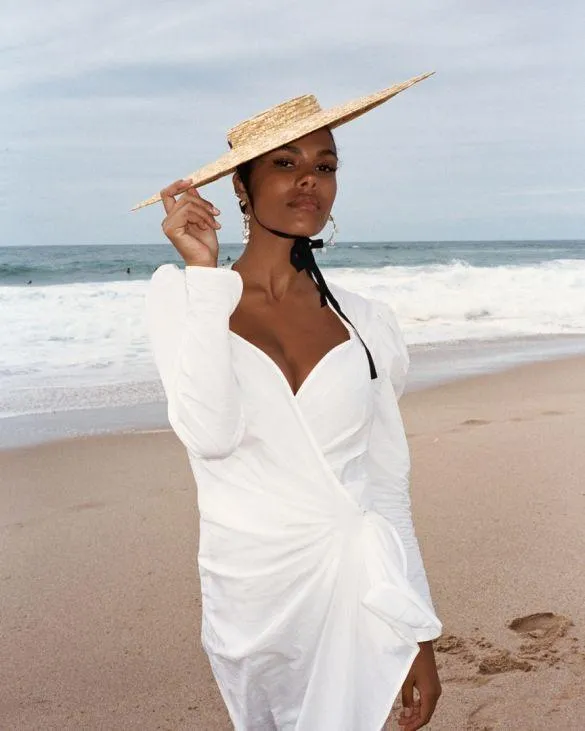 Тіна Кунакі Тіна Кунакі