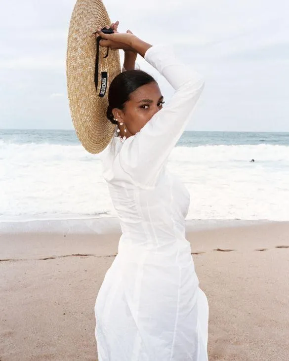 Тіна Кунакі Тіна Кунакі