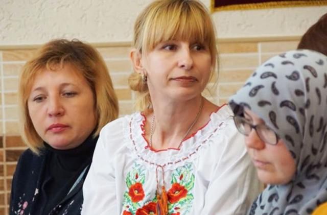 Обыски у активистки Украинского культурного центра: женщине "шьют" участие в "Правом секторе"