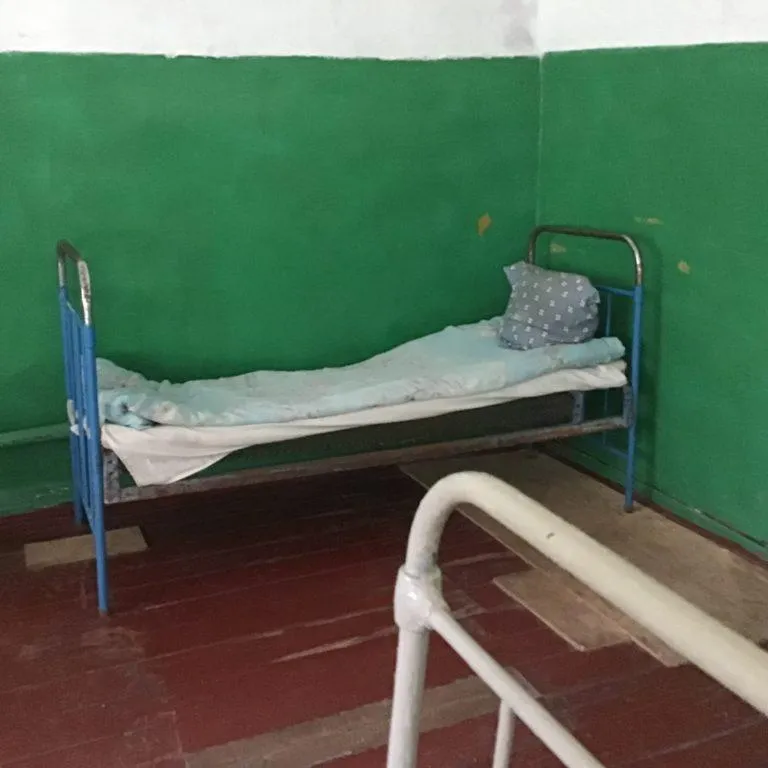 Валківська психлікарня палата ліжко Валківська психлікарня палата ліжко