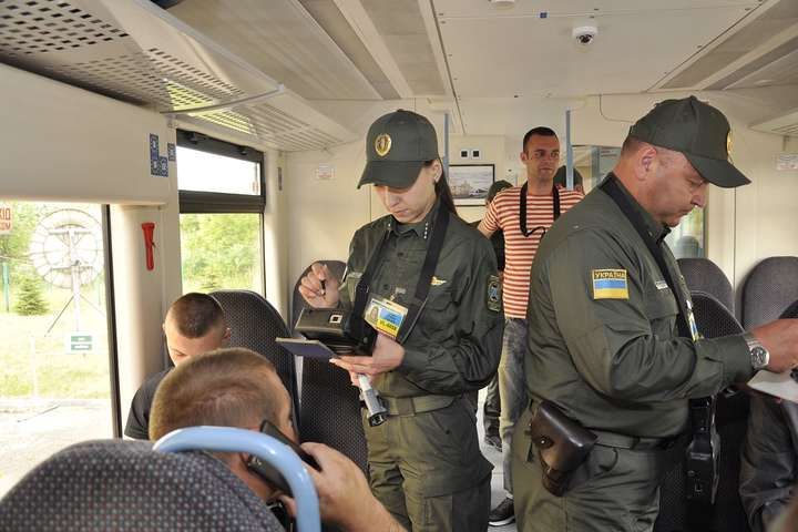 Дипломат з Росії, якому заборонено в'їзд,  намагався потрапити в Україну 
