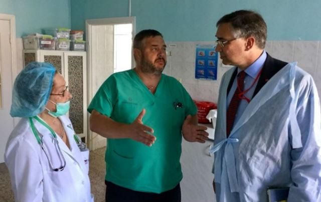 Медична опіка й тверда воля: посол Канади відвідав Катерину Гандзюк у лікарні