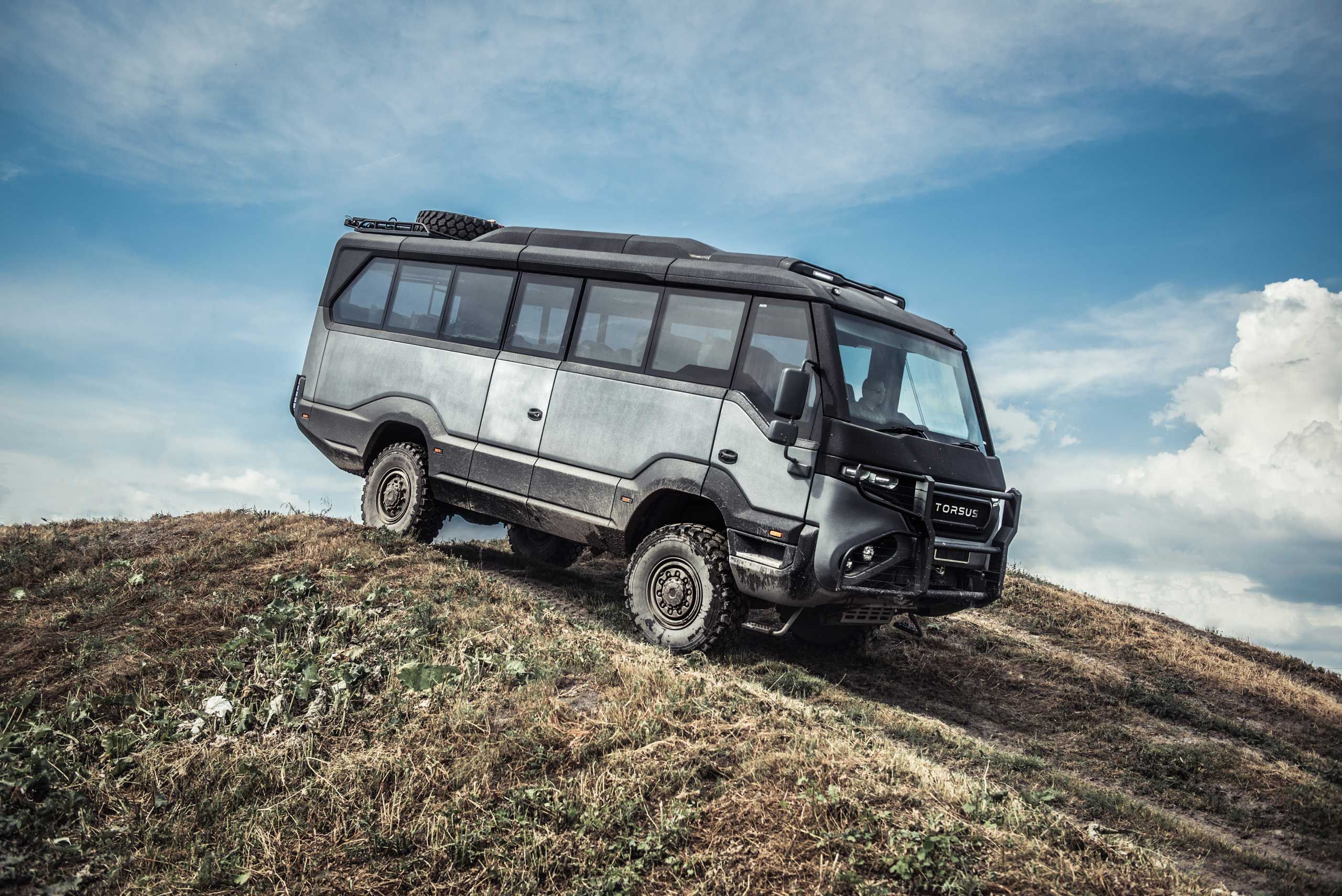 Как он выглядит: первый в мире автобус-внедорожник разработанный украинцами Как он выглядит: первый в мире автобус-внедорожник разработанный украинцами