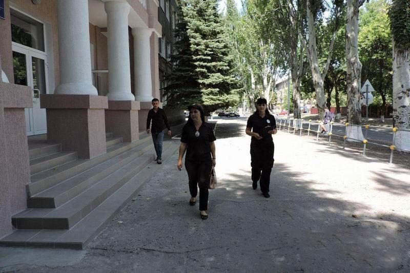 В Донецкой области полиция и ГСЧС проверяют школы перед началом учебного года В Донецкой области полиция и ГСЧС проверяют школы перед началом учебного года