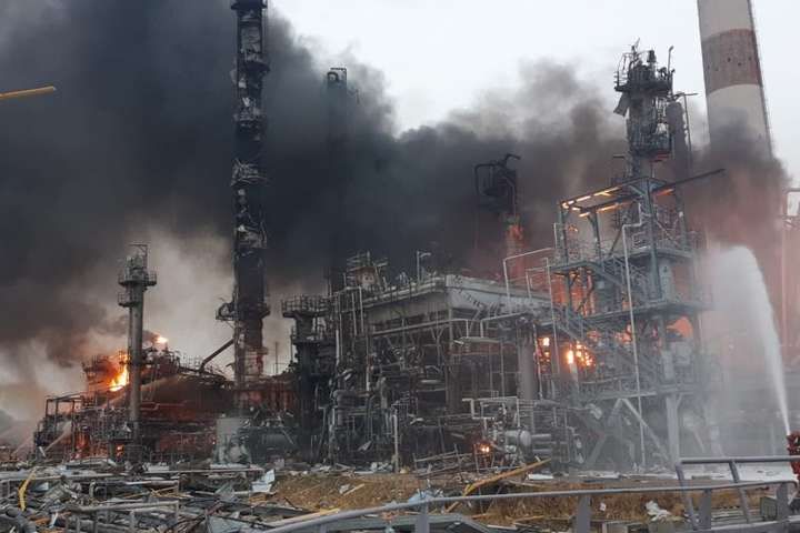 В Німеччині вибухнув нафтопереробний завод: є постраждалі 