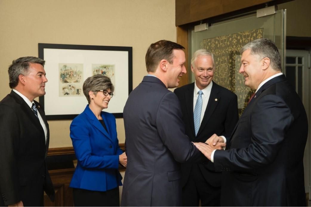 О чем говорил Порошенко с делегацией Конгресса США О чем говорил Порошенко с делегацией Конгресса США