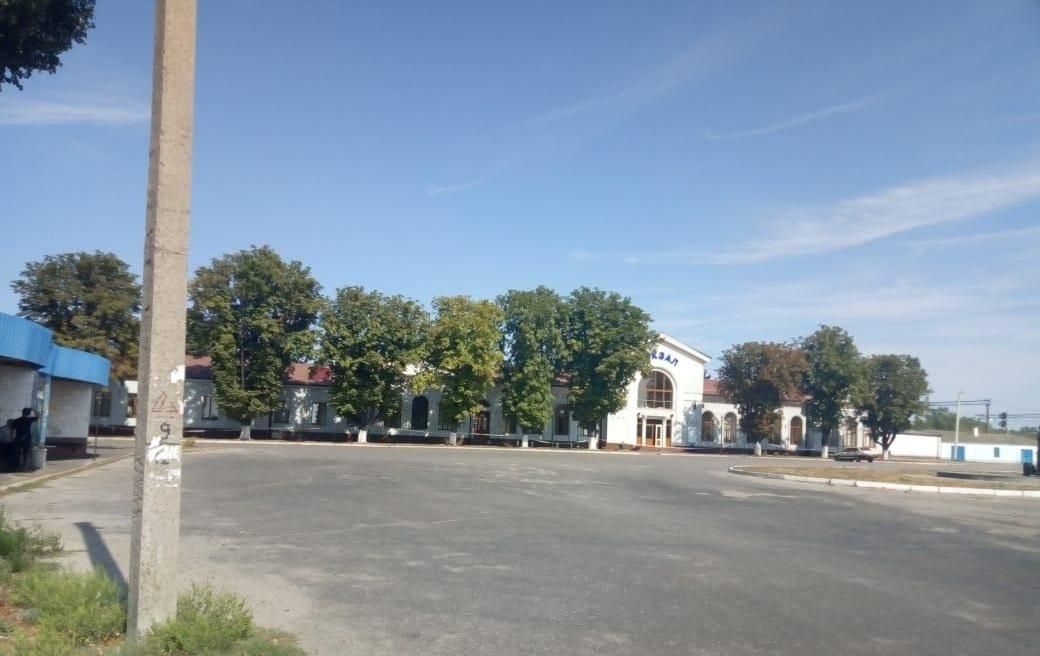 Із вокзалів у Харкові та Ізюмі евакуювали 550 осіб: поліція шукала вибухівку Із вокзалів у Харкові та Ізюмі евакуювали 550 осіб: поліція шукала вибухівку