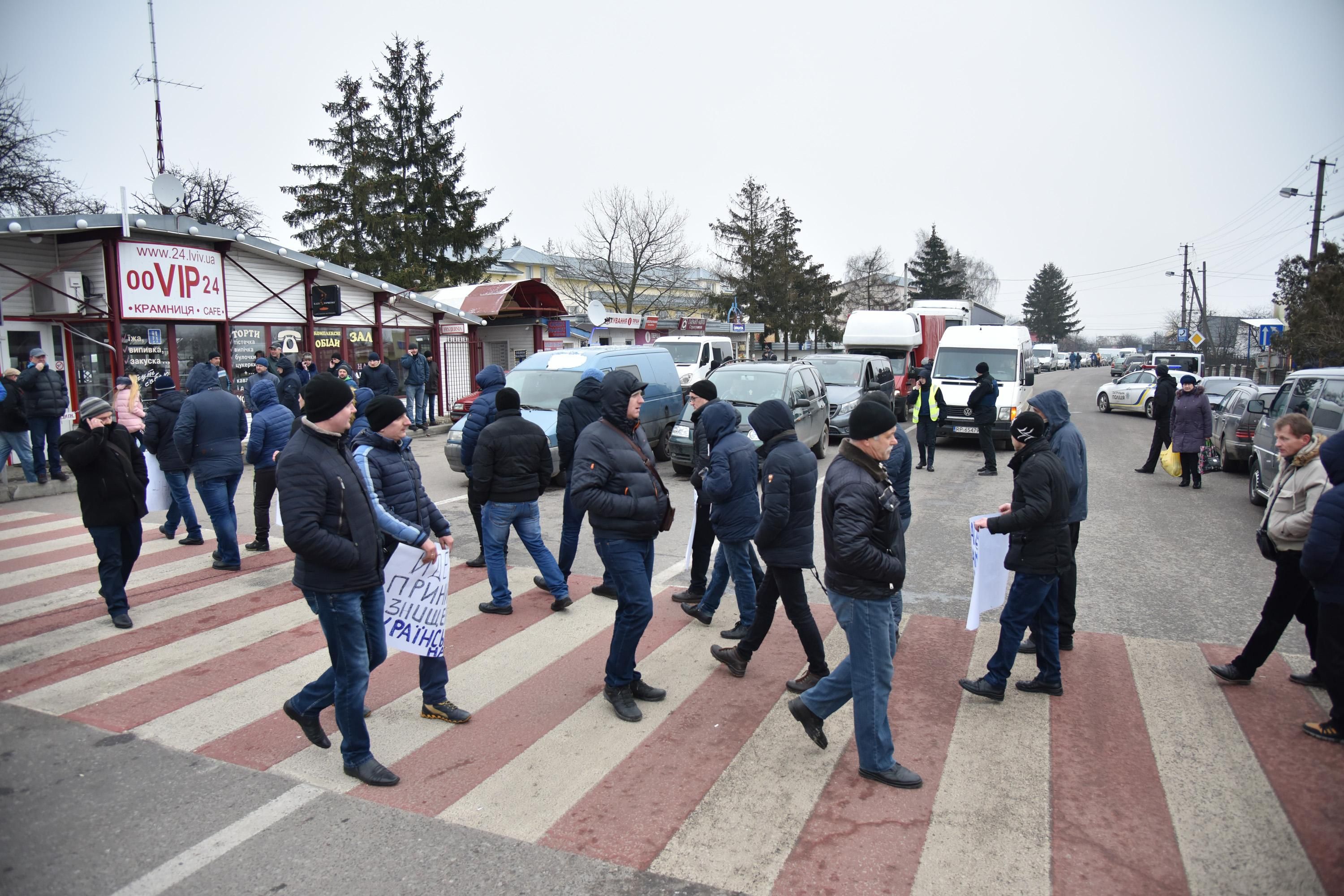 Скільки українців щороку покидають Україну: приголомшлива цифра Скільки українців щороку покидають Україну: приголомшлива цифра