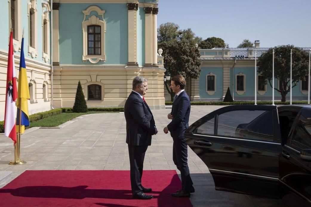 Порошенко почав переговори з австрійським канцлером Курцом