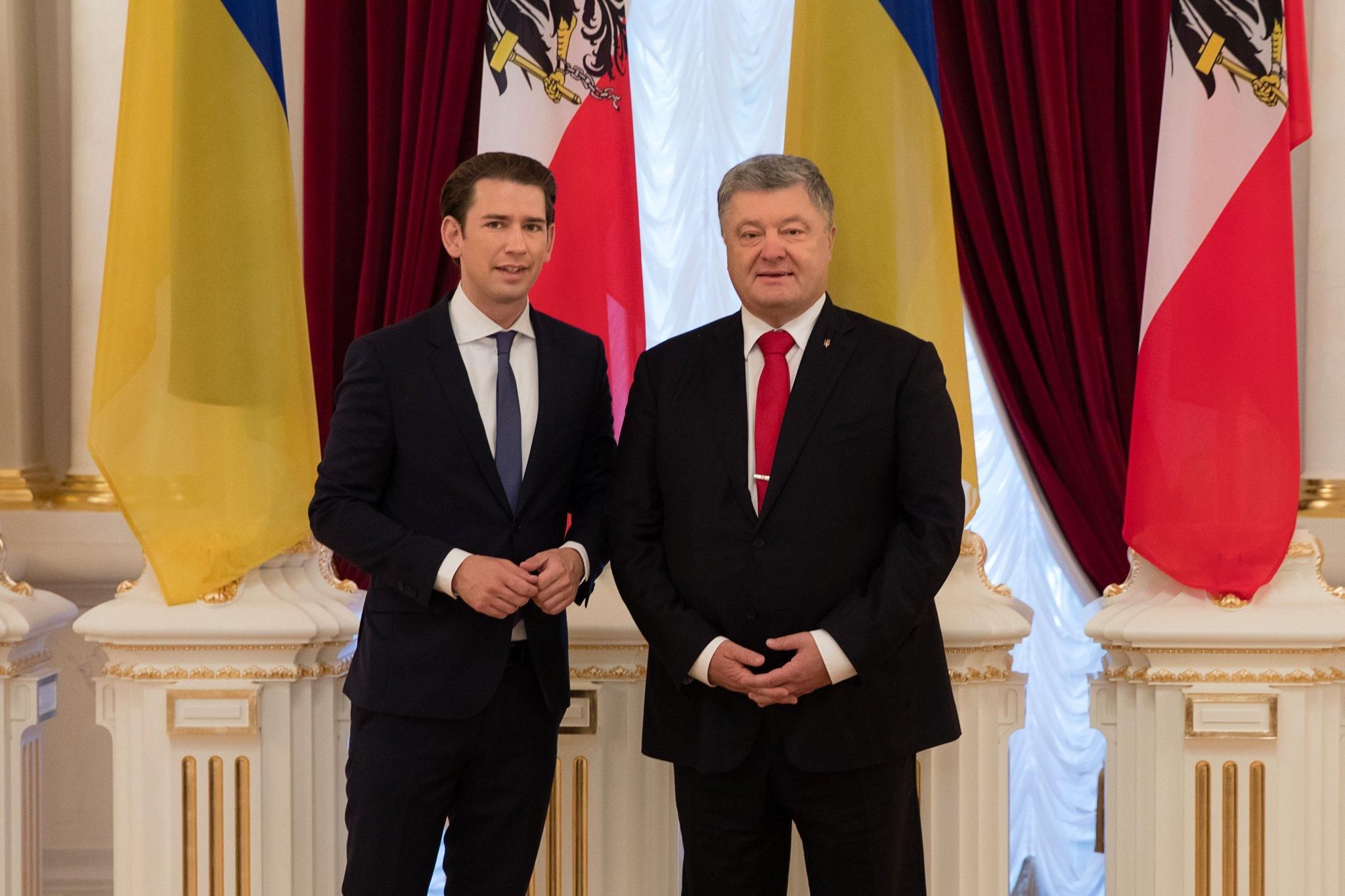 Война на Донбассе: канцлер Австрии призвал Россию вернуться за стол переговоров Война на Донбассе: канцлер Австрии призвал Россию вернуться за стол переговоров