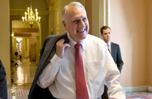 Хто замінить Джона Маккейна на посту сенатора Арізони Хто замінить Джона Маккейна на посту сенатора Арізони