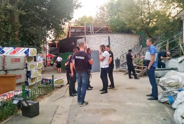 На киевском рынке устроили стрельбу: фото На киевском рынке устроили стрельбу: фото