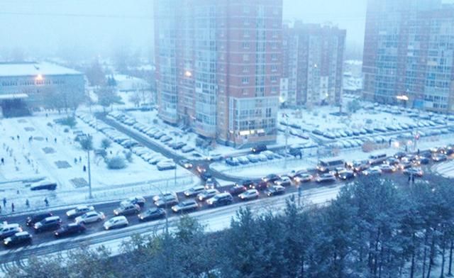 В России выпал снег: видео