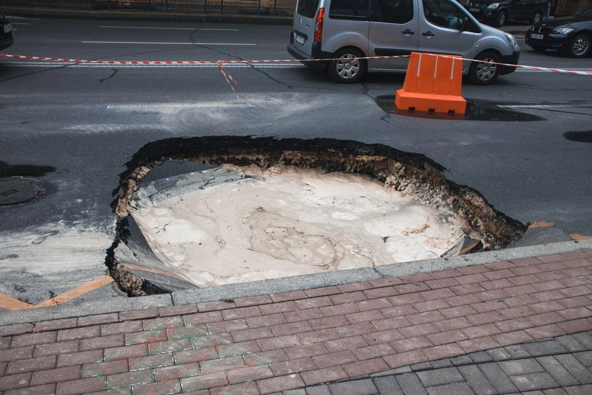 Яма наповнилася водою