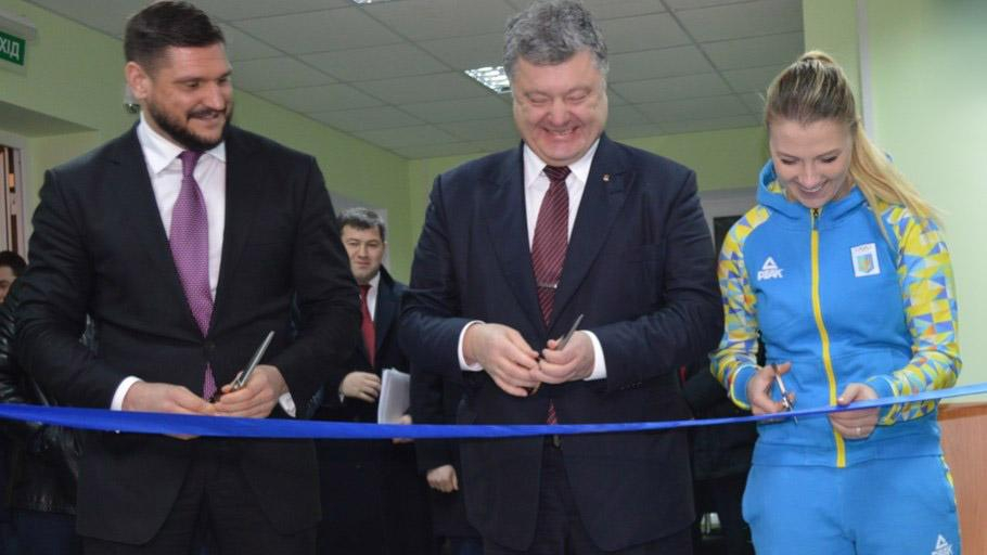 Эта показуха вылезает нам боком, – журналистка о казусе во время визита Порошенко в Николаев